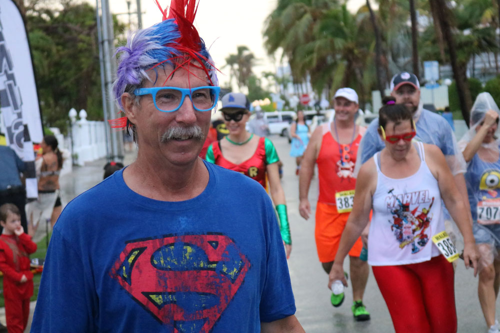 Heroes and Villains 5K 2017 photo - Duval Street, Key West